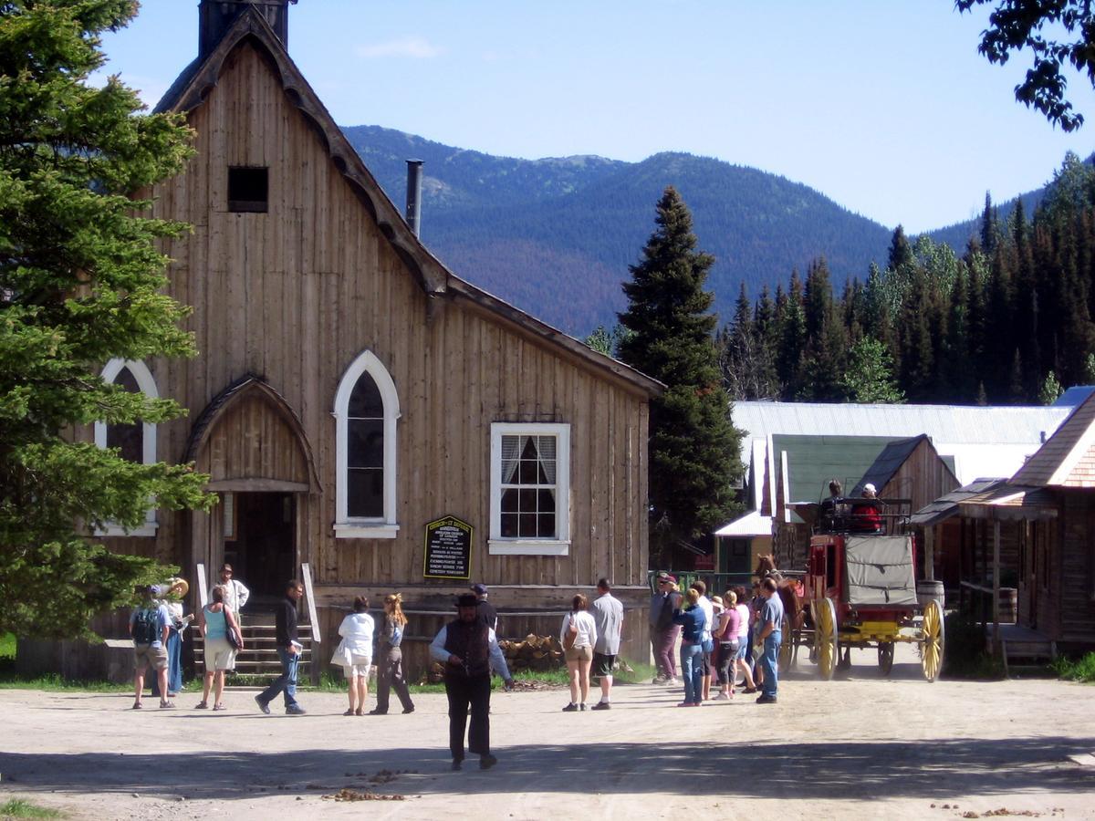 ホテル Mountain Thyme Getaway Barkerville エクステリア 写真