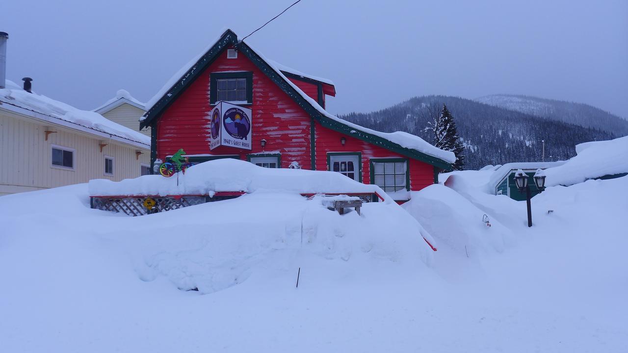 ホテル Mountain Thyme Getaway Barkerville エクステリア 写真